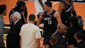 Collin Gillespie hits game-winning shot late as Suns come back to beat Timberwolves