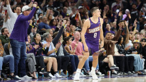 Grayson Allen scores new career-high, breaks Suns' single-game 3s record in win over Pelicans