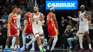 Suns burn out in 4th quarter, fumble away big lead to Hawks