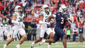 Kedrick Reescano rushes for 3 touchdowns as Arizona use 4th quarter flurry to beat Baylor