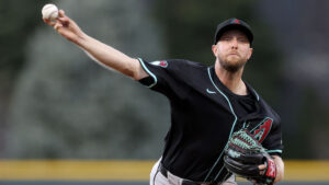 Report: Diamondbacks bringing back longtime pitcher Merrill Kelly