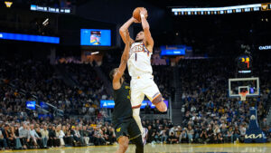Suns keep playing sloppy in loss to Warriors