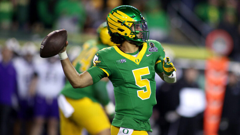 Oregon quarterback Dante Moore impacts Cardinals draft...
