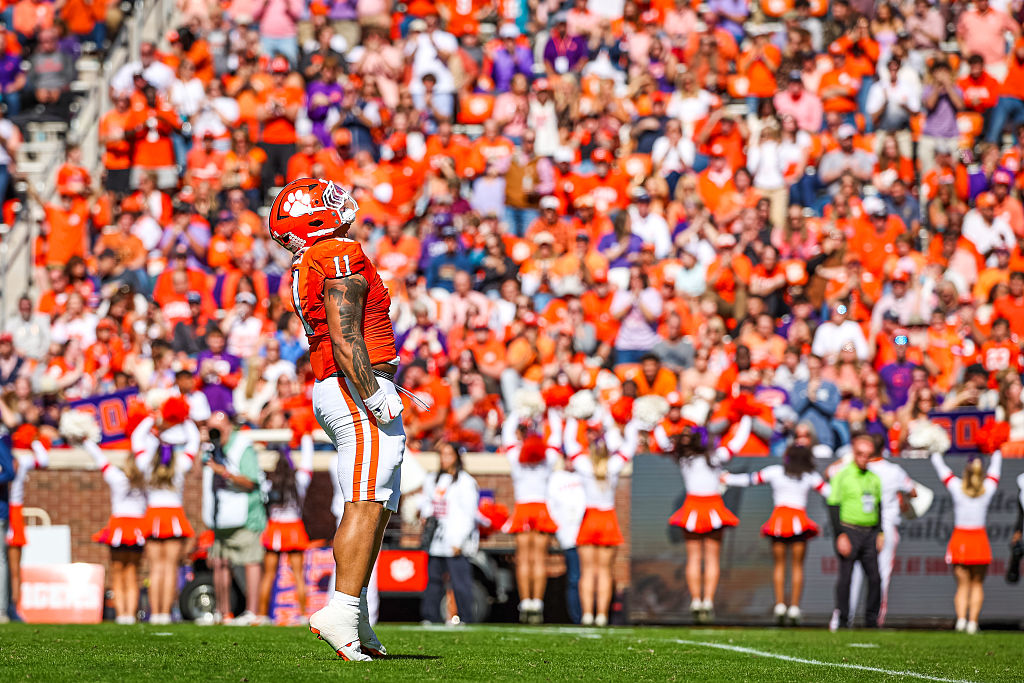 CLEMSON, SOUTH CAROLINA - NOVEMBER 01: Peter Woods #11 of the Clemson Tigers reacts after a play du...