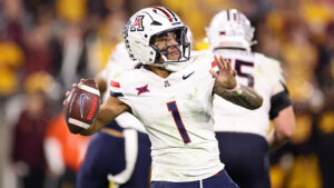 Noah Fifita says he is returning to Arizona for 2026 season