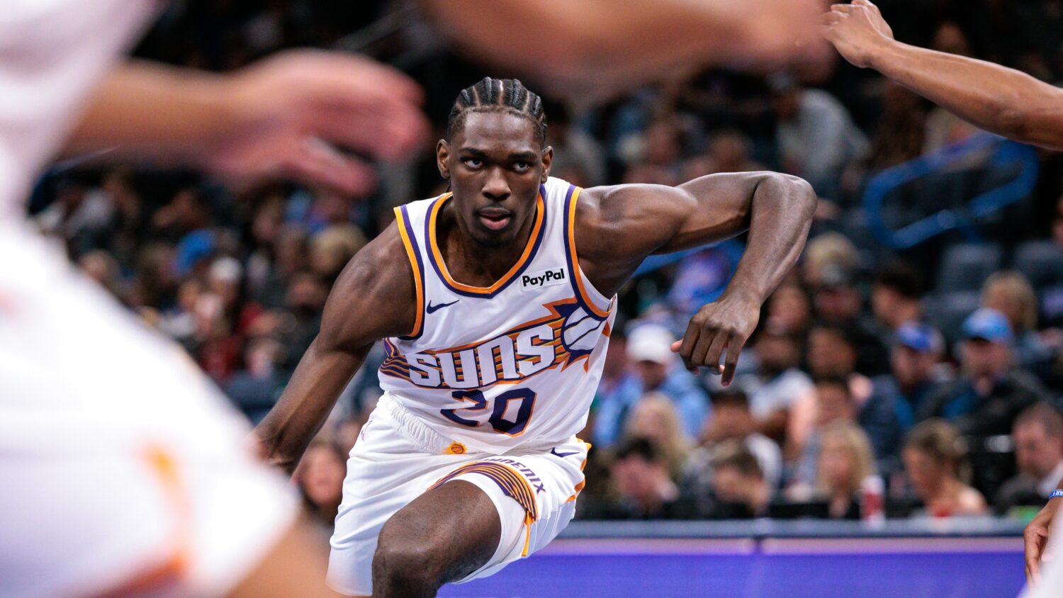 Rasheer Fleming slams dunk over Carter Bryant in Spurs-Suns