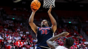 Arizona opens Big 12 play with blowout win at Utah, Tobe Awaka has season-high 18 points