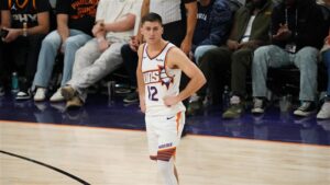 Suns reach too many lulls in deflating loss to Warriors