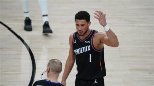 Suns avoid meltdown, hold on for win over Mavericks
