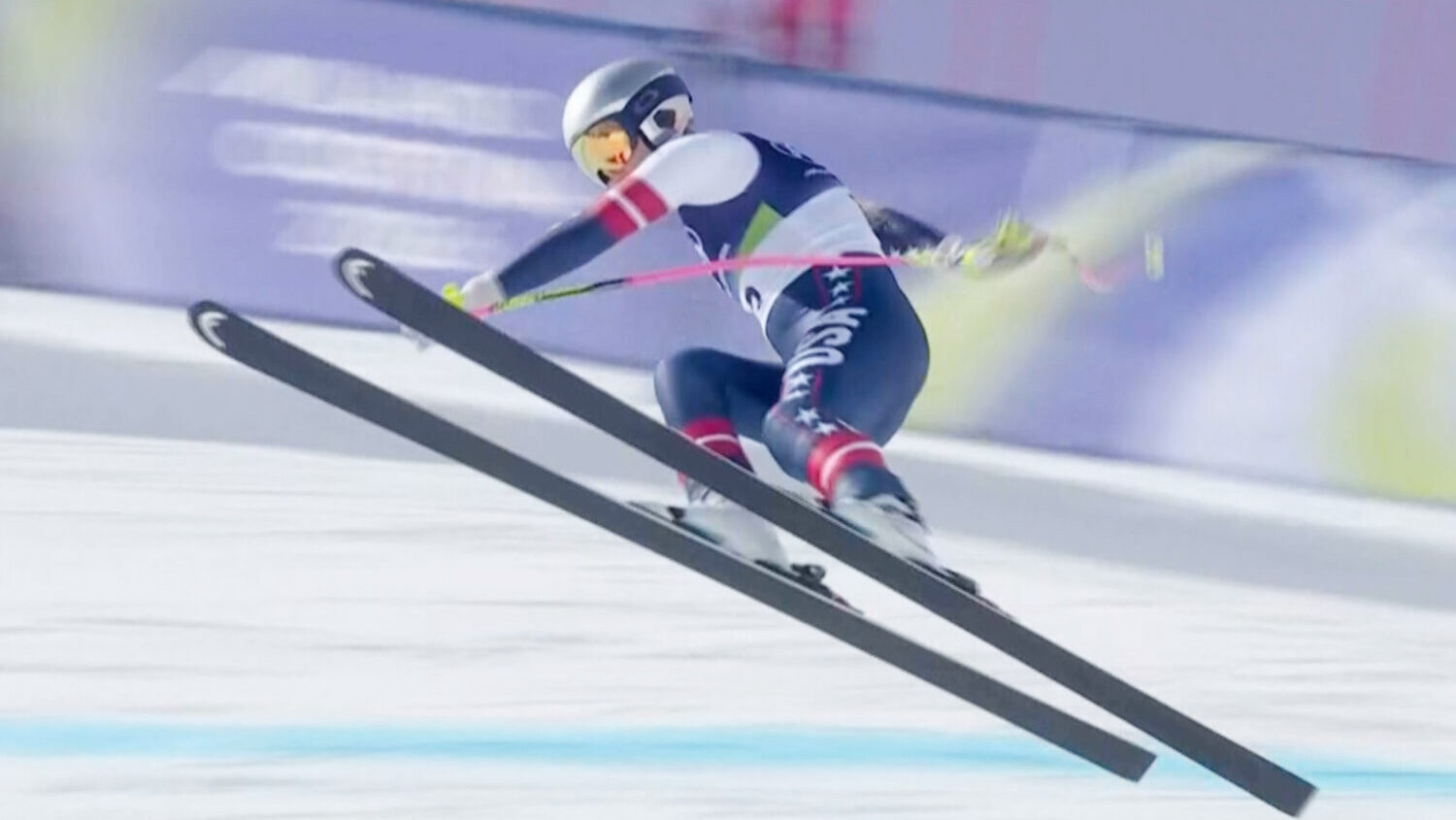Lindsey Vonn crashes in Olympics...