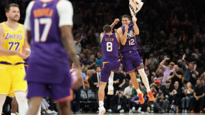 Vinny's View: Suns get right behind spark from bench