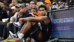 Mark Williams' injury allows Suns to explore more options at center
