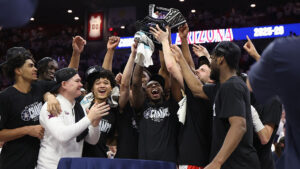 Jaden Bradley's 17 points leads Arizona to win over Iowa State to clinch Big 12 regular-season title