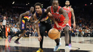 Life without Mark Williams: Oso Ighodaro favored, Khaman Maluach struggles in Suns loss vs. Bulls