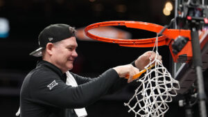Can Arizona ward off a true blue blood in UNC and hold onto Tommy Lloyd?