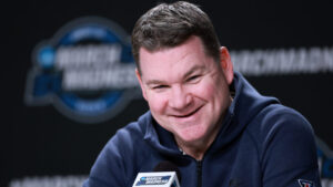 Tommy Lloyd says comment on next Arizona coach wasn't about UNC opening