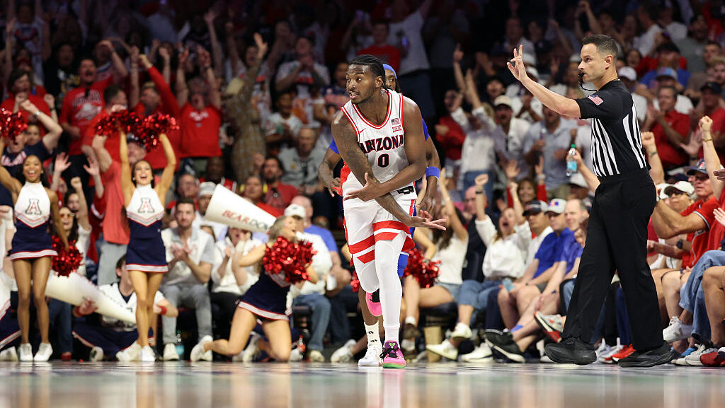 Arizona remains No. 2 in AP Top 25 poll...