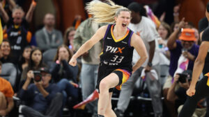 Sami Whitcomb re-signs with Phoenix Mercury on 2-year deal