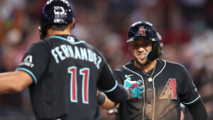 Diamondbacks' infield getting hot with extra-base hit fest over White Sox