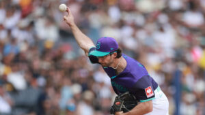 Zac Gallen exits after comebacker to shoulder, Geraldo Perdomo also exits vs. Padres