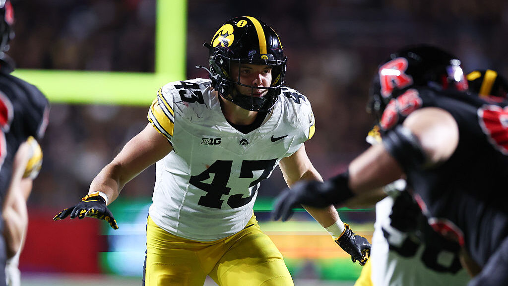 Cardinals draft LB Karson Sharar...