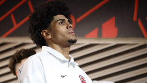 Koa Peat falls to 30th in NBA mock draft after poor combine showing