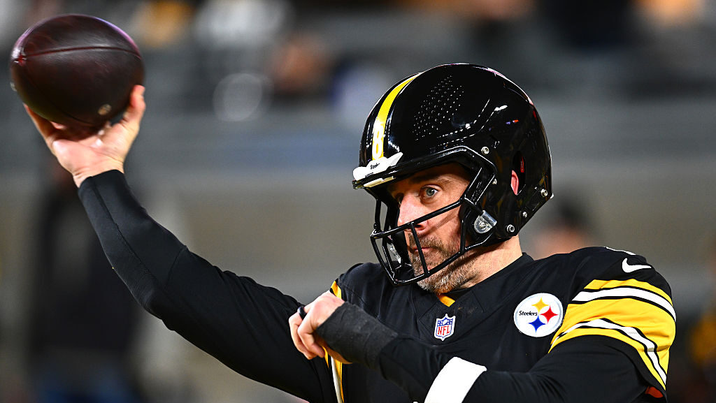 Aaron Rodgers is likely to sign with the Steelers, not the Cardinals...