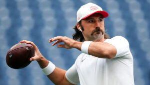 Cadinals QB Gardner Minshew embracing mentor role in Arizona