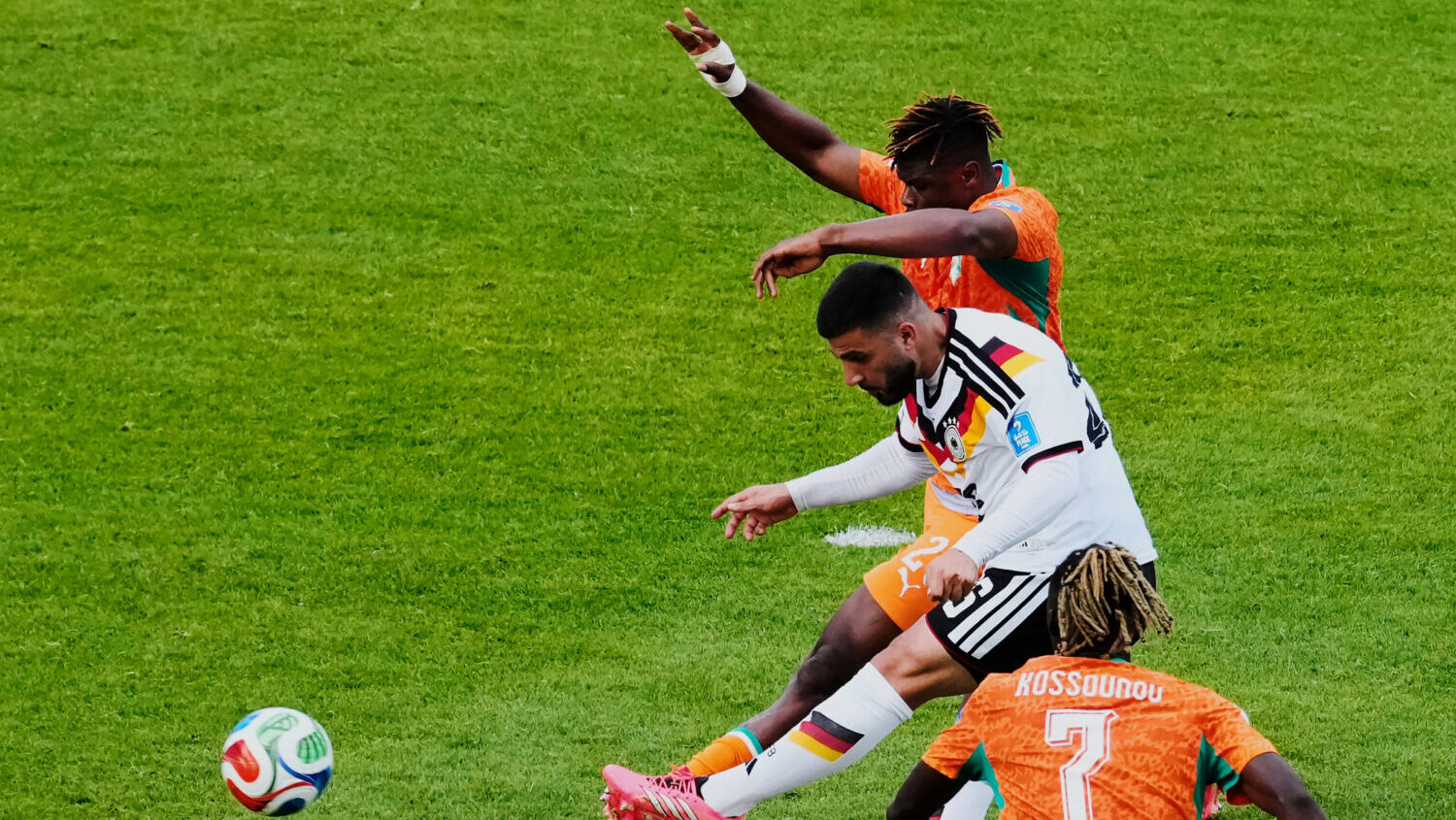 Germany beats Ivory Coast in World Cup...