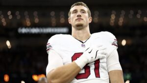 Cardinals TE Travis Vokolek medically retiring due to neck injury suffered last season