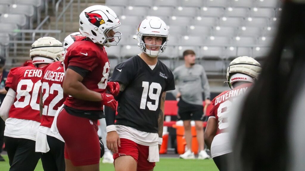 Cardinals' Carson Beck...