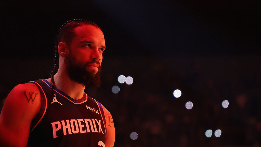 PHOENIX, ARIZONA - APRIL 25: Dillon Brooks #3 of the Phoenix Suns stands on the court before Game T...