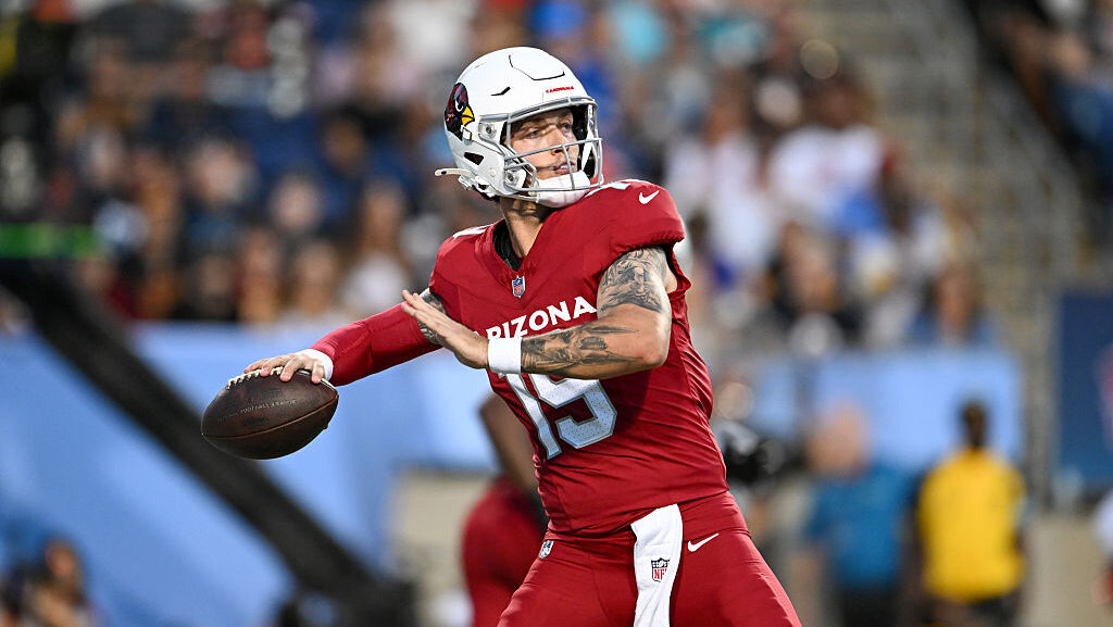Cardinals' Carson Beck...