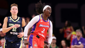 Kahleah Copper game-winning layup sees Mercury come from behind to top Wings